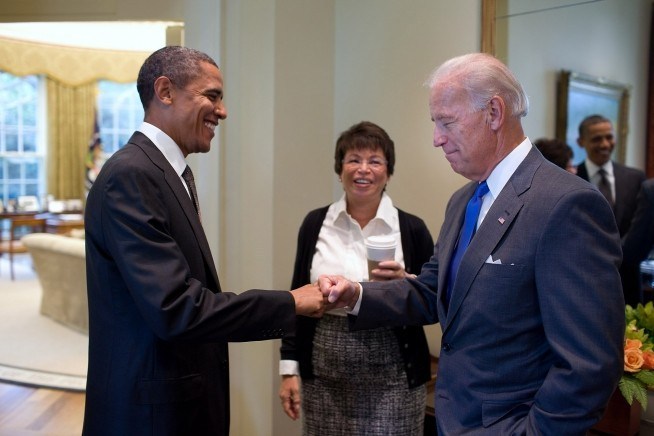 Report: Obama tried to talk Biden out of running for president in 2020