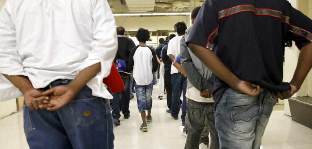 Chicago hides names of released prisoners from police