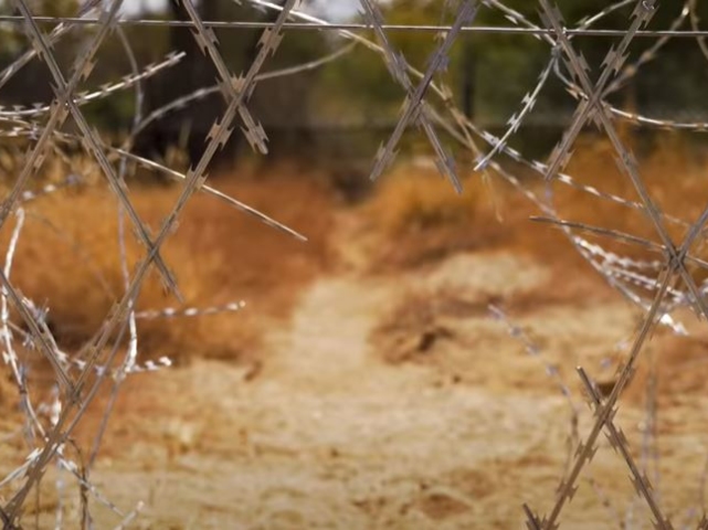 The border between South Africa and Zimbabwe has long been an altogether too easy smuggling point for decades, and as our country went into lockdown last month, officials raced to construct a more effective border fence.