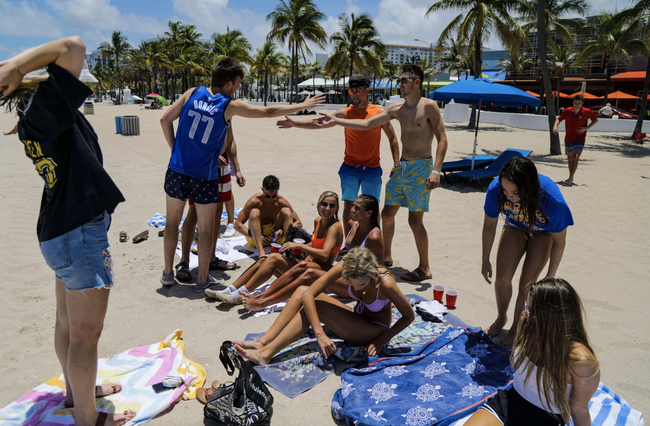 Florida, Texas Close Bars, Arizona Warns Hospital Capacity Limited, With US On Track For 3rd-Straight Record Jump: Virus Updates
