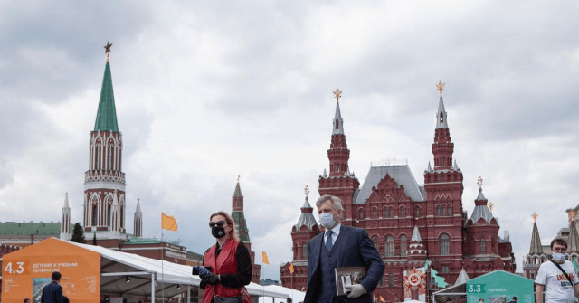 Moscow Relaxes Lockdown Measures Despite High Number of Coronavirus Cases
