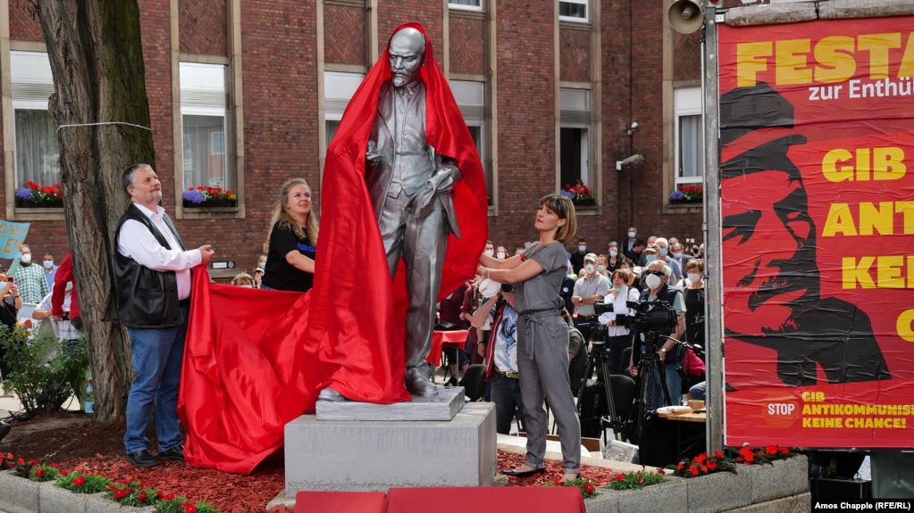 Marxists Unveil Controversial Lenin Statue In Germany