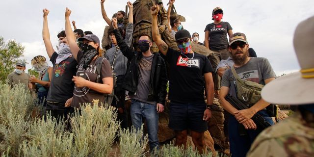 Albuquerque to send unarmed social workers, not police officers, to some 911 calls