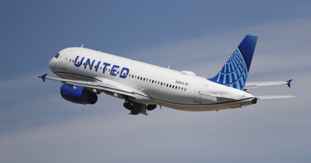 United Airlines to ban travelers temporarily who refuse to wear masks from future flights