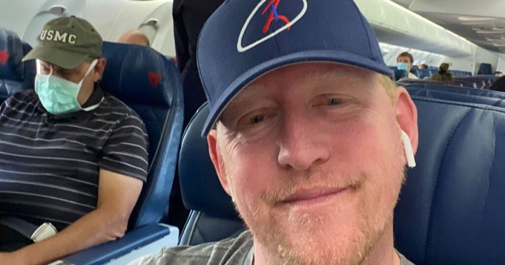 Navy SEAL Who Killed bin Laden Gets Banned from Delta for Not Wearing a Mask on Flight