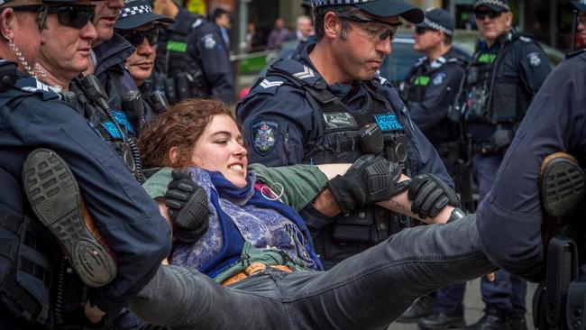 Australia Pushes New Measure To Detain COVID "Conspiracy Theorists"