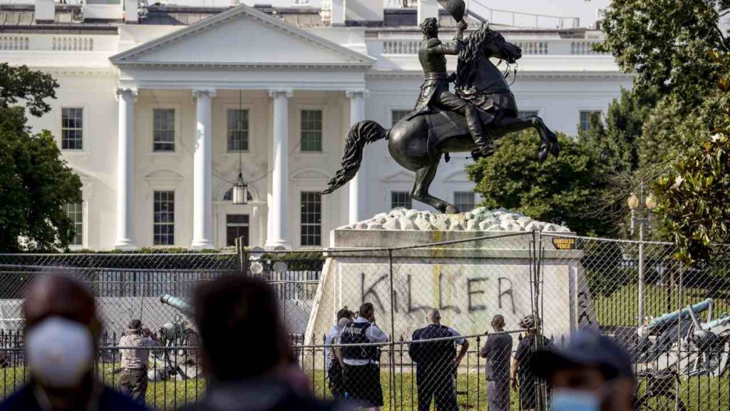 Washington D.C Statue