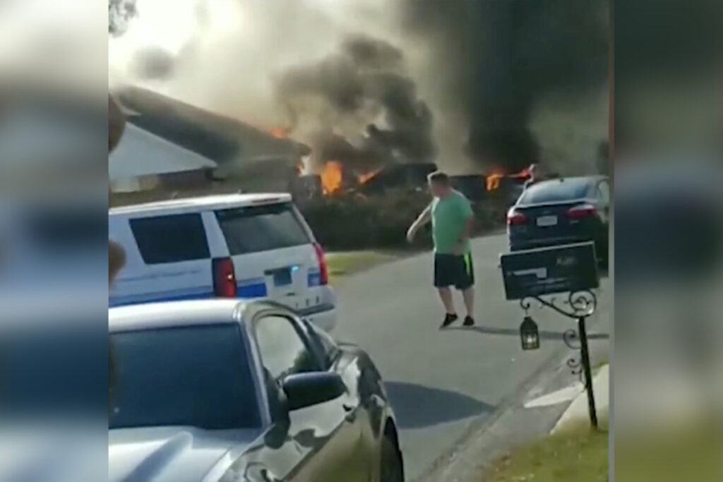 Two dead after Navy plane crashes in Alabama neighborhood