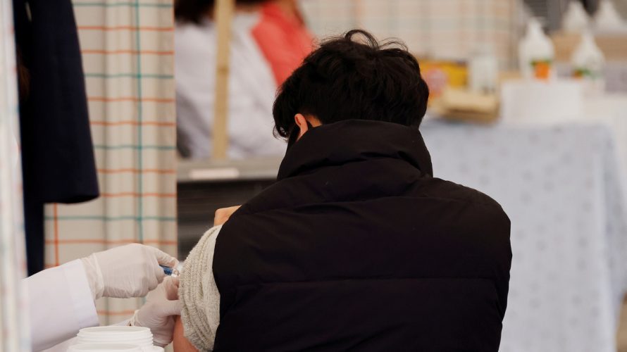 Korean citizen receiving shot