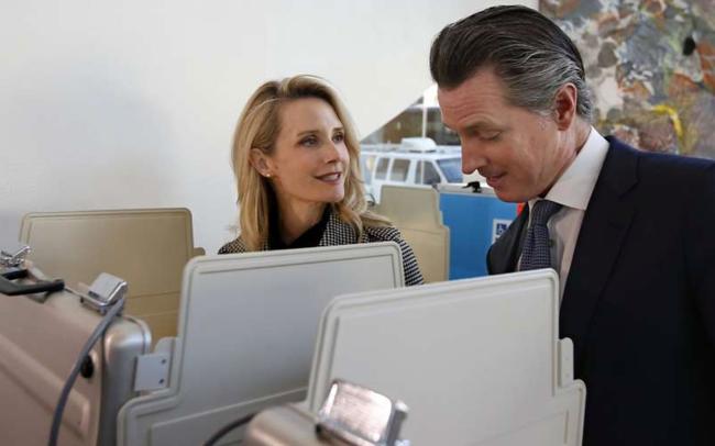 "Lockdowns For Thee, But Not For Me" - Newsom, Pelosi Attend Dinner Parties While US COVID Cases Explode