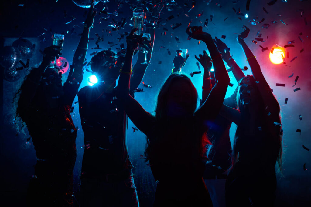 NYC Sheriffs Dept Busts Underground Nightclub Packed With Hundreds Of People