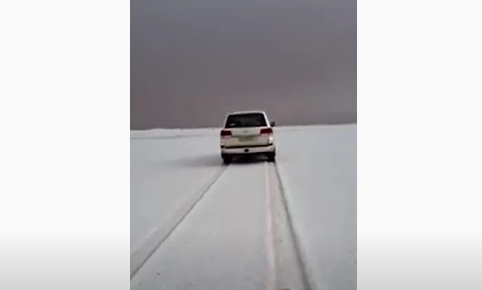 Apocalyptic storm hits Saudi Arabia, covering the desert in hail and flooding arid cities