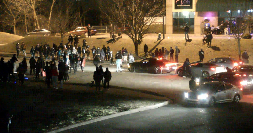 ARMED BLM PROTESTERS BLOCK ROADWAY IN LOUISVILLE, POLICE DECLARE UNLAWFUL ASSEMBLY