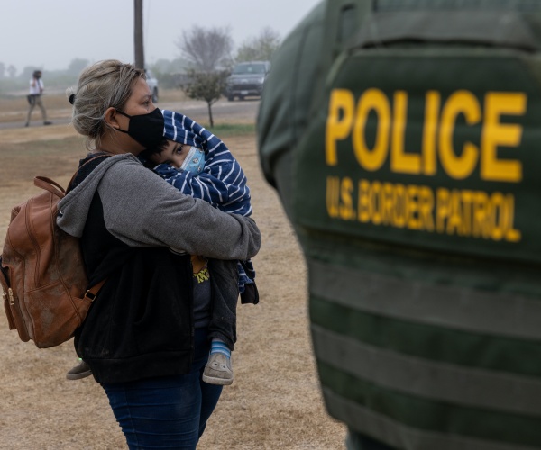 Sens. Kelly, Sinema Back Arizona Governor's National Guard Deployment to Border
