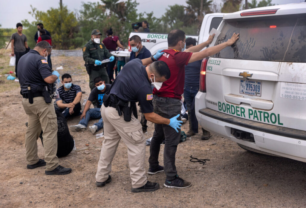 South Dakota, Iowa to Send Law Enforcement Officers to Southern Border