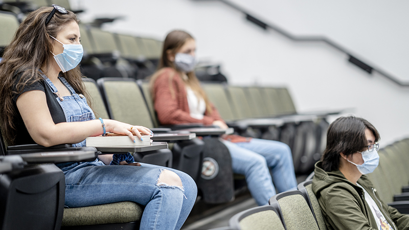 Unvaccinated Students Will Not Be Able To Attend Lectures Under Government Plans