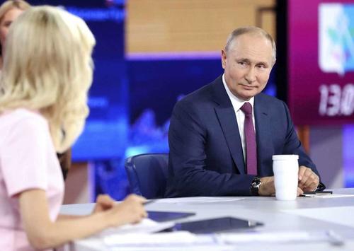 Putin Raises Question Of Russia's Next President, Setting Off Alarm In US