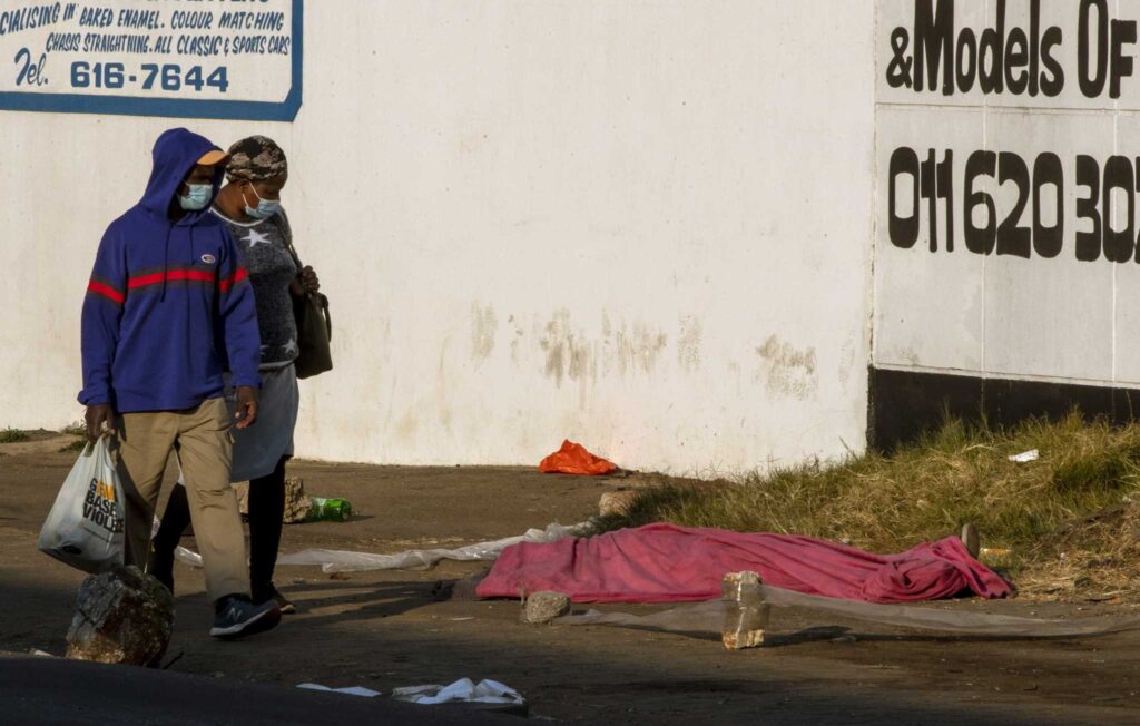 6 dead in South Africa riots over jailing of ex-leader Zuma