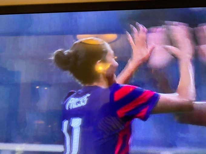 US Women’s Soccer Team Stands for the National Anthem Before 2nd Olympic Match in Rare Moment of Respect