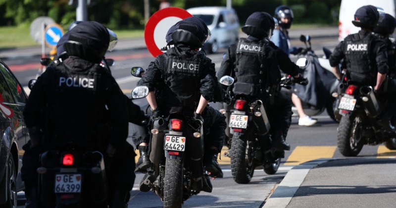 Swiss Police Threaten to Stop Enforcing COVID-19 Rules