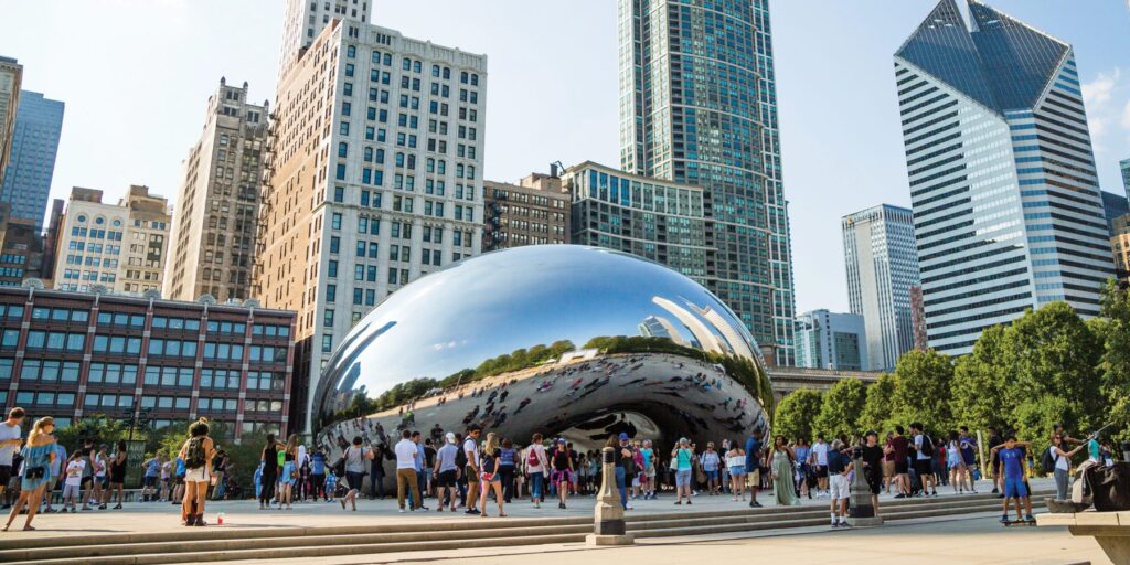 “You can’t even react”...Armed Men Rob 14 in Less Than an Hour in Downtown Chicago