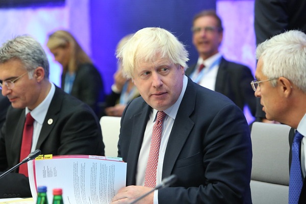 Can France and Britain Kiss and Make Up?