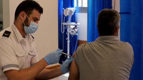 Israel Warns COVID 'Green Pass' Will Expire If Residents Don't Get Third Jab