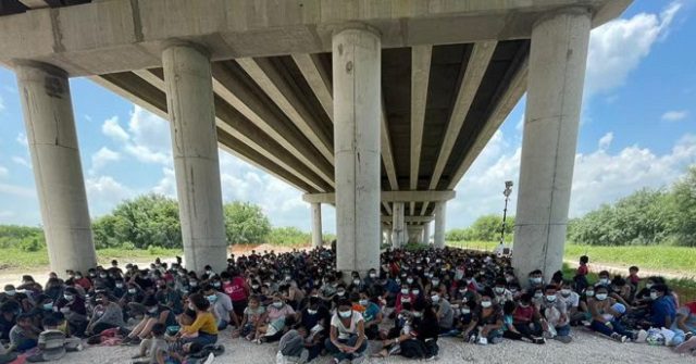 Biden Admin Holds Migrants in ‘Inhumane Outdoor Pen,’ Says ACLU