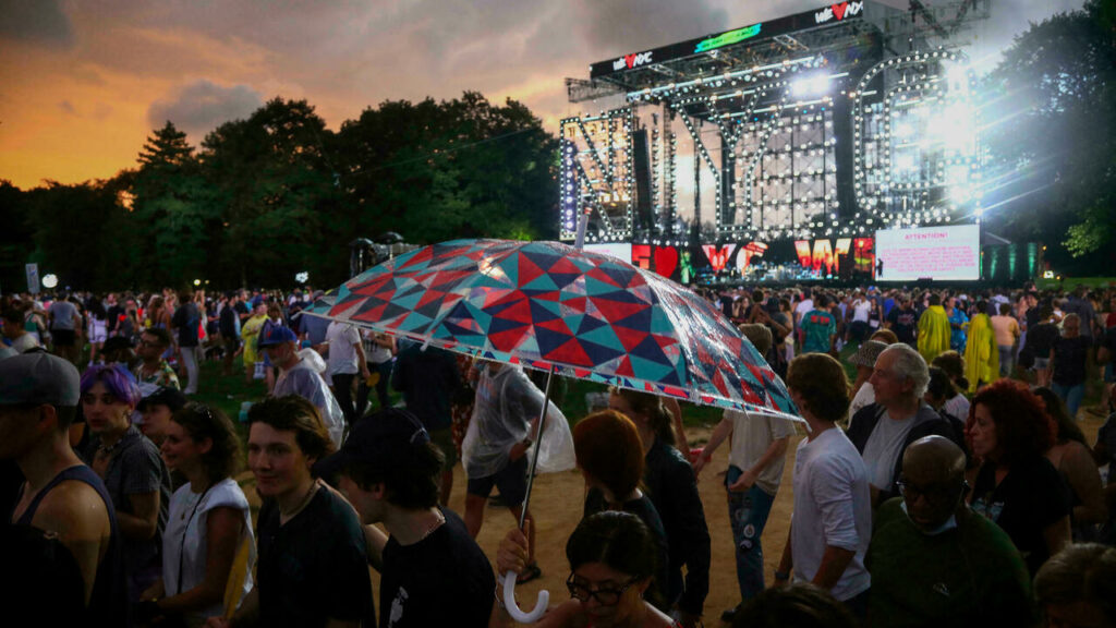 Tropical storm Henri cuts short New York's Covid-19 recovery concert