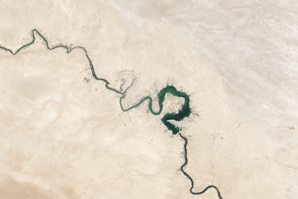 ‘Desert’: Drying Euphrates threatens disaster in Syria