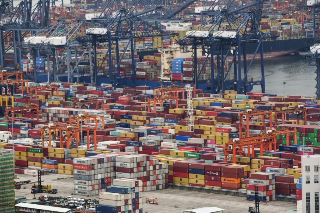 China to US Freight Cost Soared Tenfold Due to Container Shortage