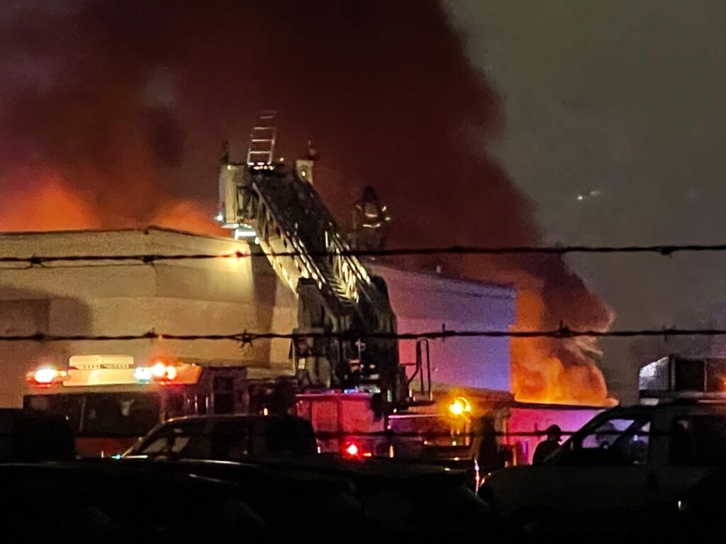 UPDATE: A Plane Has Crashed into a Biddle Rd Area Car Dealership