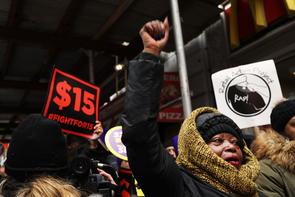 'A Wake-Up Call to Restaurants': New Campaign for $15 Minimum Wage Kicks Off in Michigan