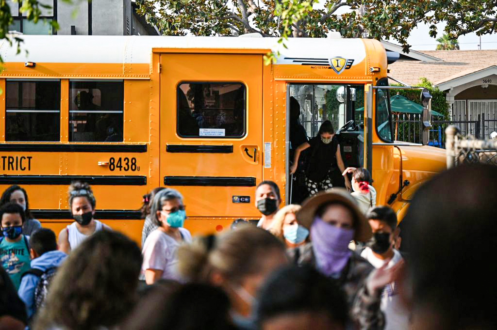 LA Delays Vaccine Mandate for Students Until Fall Semester