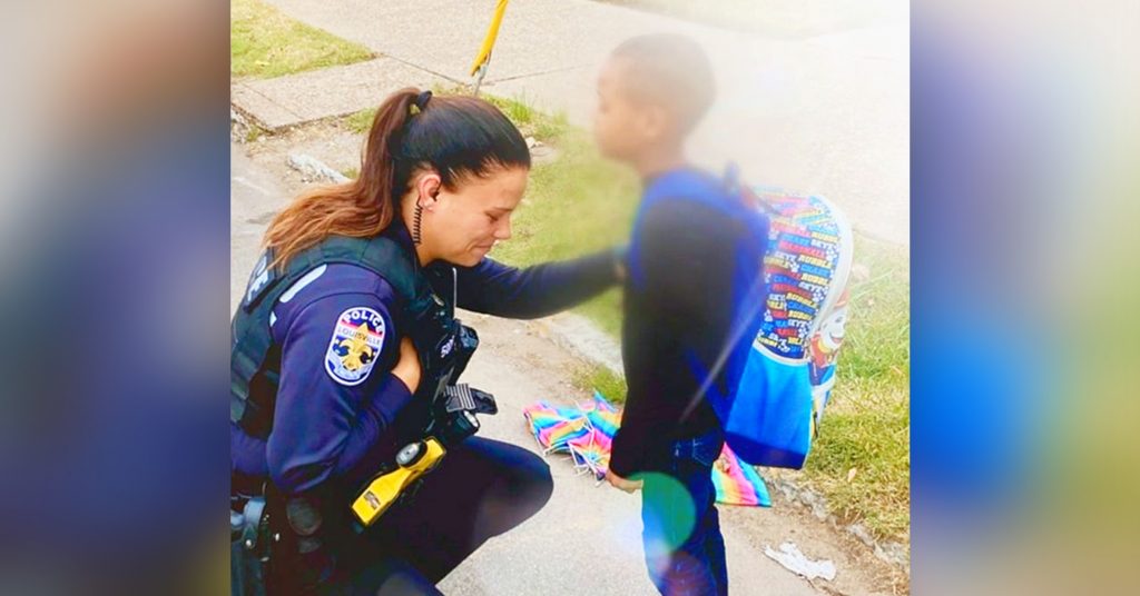 Boy Stops Police Officer at Bus Stop, Asks Her to Pray With Him: ‘Be That Positive Light’