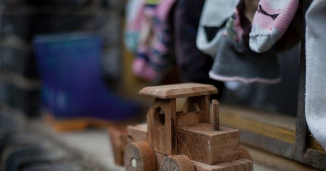 95-Year-Old Pennsylvania Craftsman Gifts 300 Wooden Toys to Local Children for Christmas