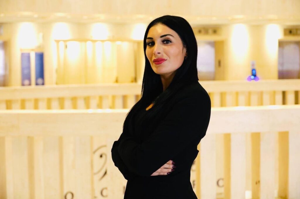 MUST SEE: Laura Loomer Strikes Again! Confronts Shameless “Team McCarthy” At NRCC Retreat Over Support of Pro-Impeachment Republicans Like Liz Cheney