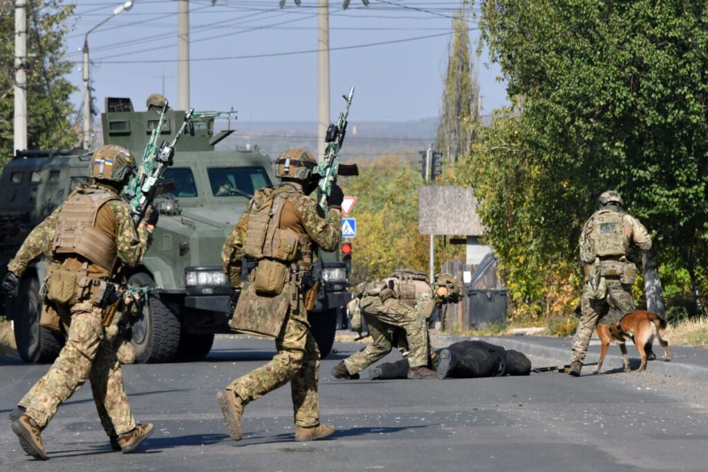 Ukrainian Police Detain Soldier Accused of Killing 4 Fellow Servicemen, 1 Civilian