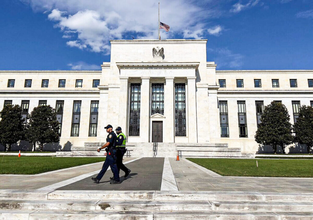 Fed Tightens Trading Restrictions for Officials After Ethics Scandal