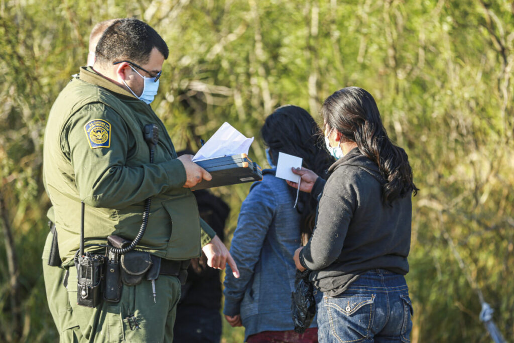 US-Bound Migrants in Southern Mexico Are Counseled on Controversial ‘Repressed Memories’