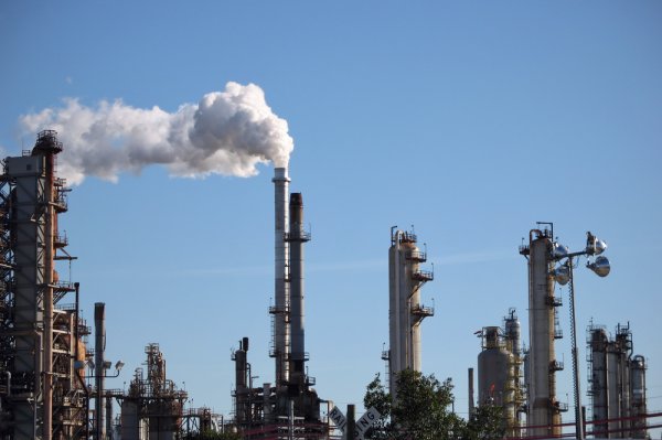 Explosion at Marathon refinery in Louisiana injures 1