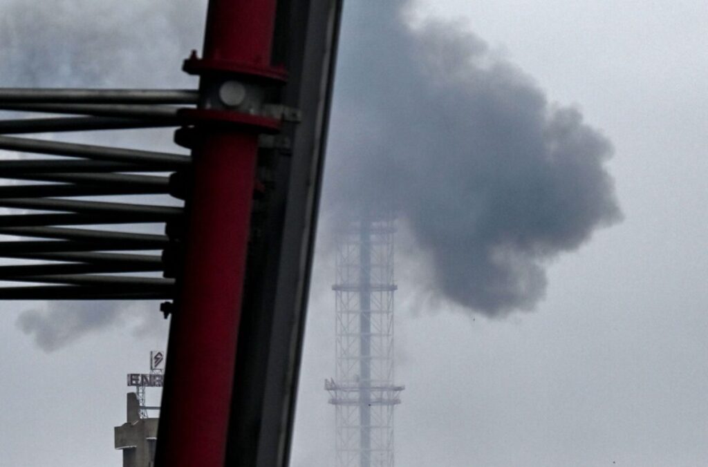 5 Dead After Kyiv Hit With Missiles Following Russian Evacuation Warning