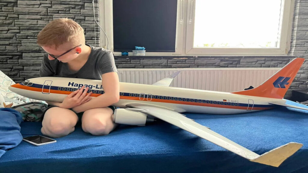 Woman Who is Sexually Attracted to Planes Wants to Marry Jet