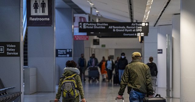 More Than 3000 U.S. Flights Canceled Thursday into Friday Evening