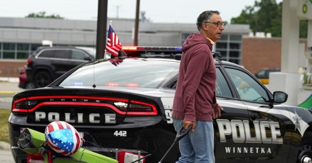 6 Killed, 24 Wounded in Chicago-Area July 4th Parade Shooting