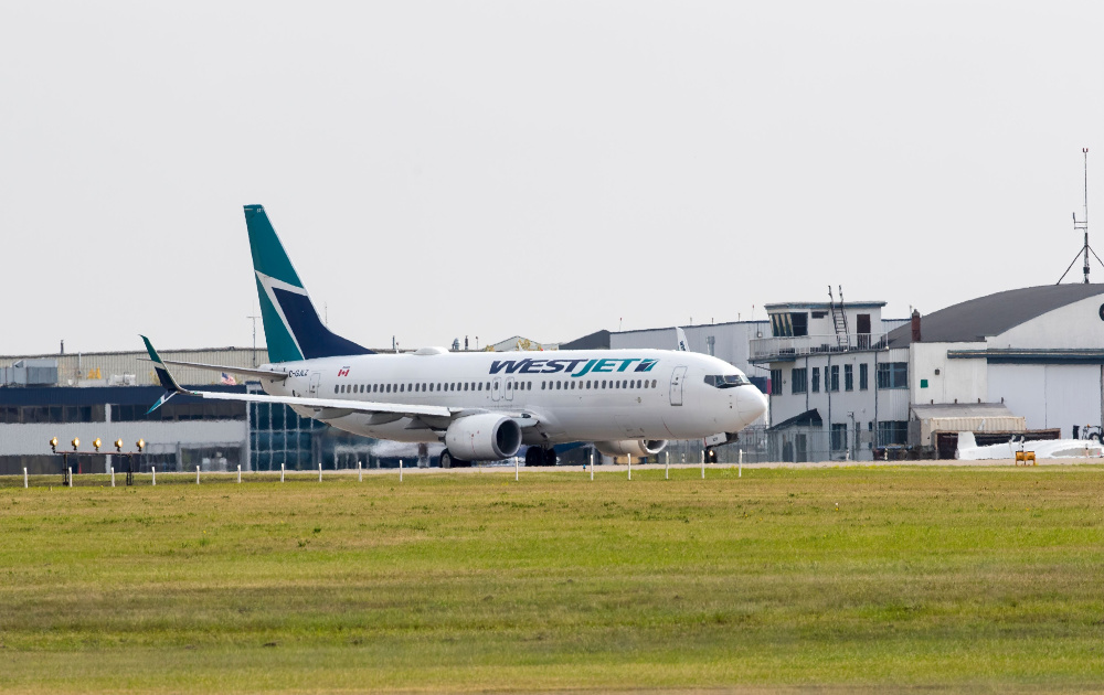 Fired Canadian pilot says he has ‘direct’ proof of COVID vax-related injuries happening among peers