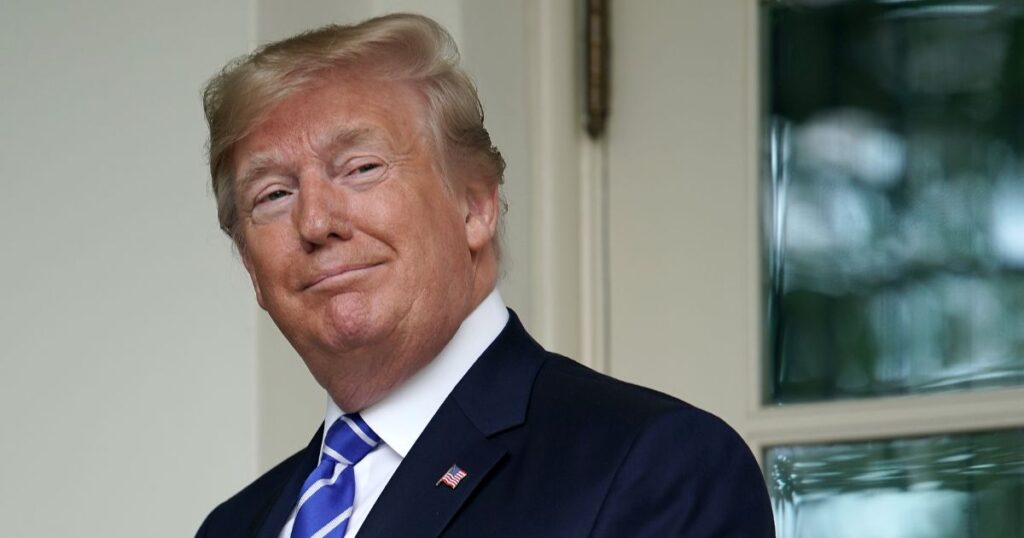 Massive Revenge Coming? Trump Hints He’ll Raid Obama and Clinton if He Retakes White House
