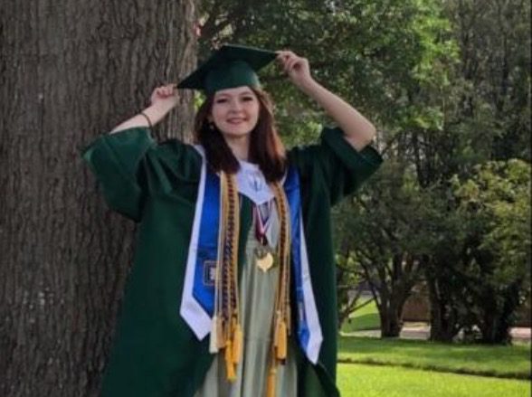 Grieving Mom Says She Believes Healthy Teenage Daughters Death is 100% A Result Of The Covid Vaccine