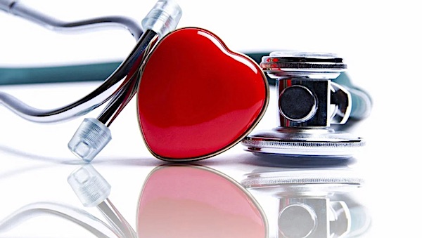 Top cardiologist links 'sudden deaths' to COVID vaccine