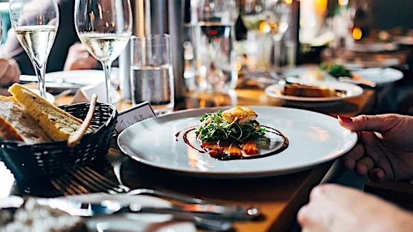 Restaurant refuses to serve customers BECAUSE they're pro-life, pro-family
